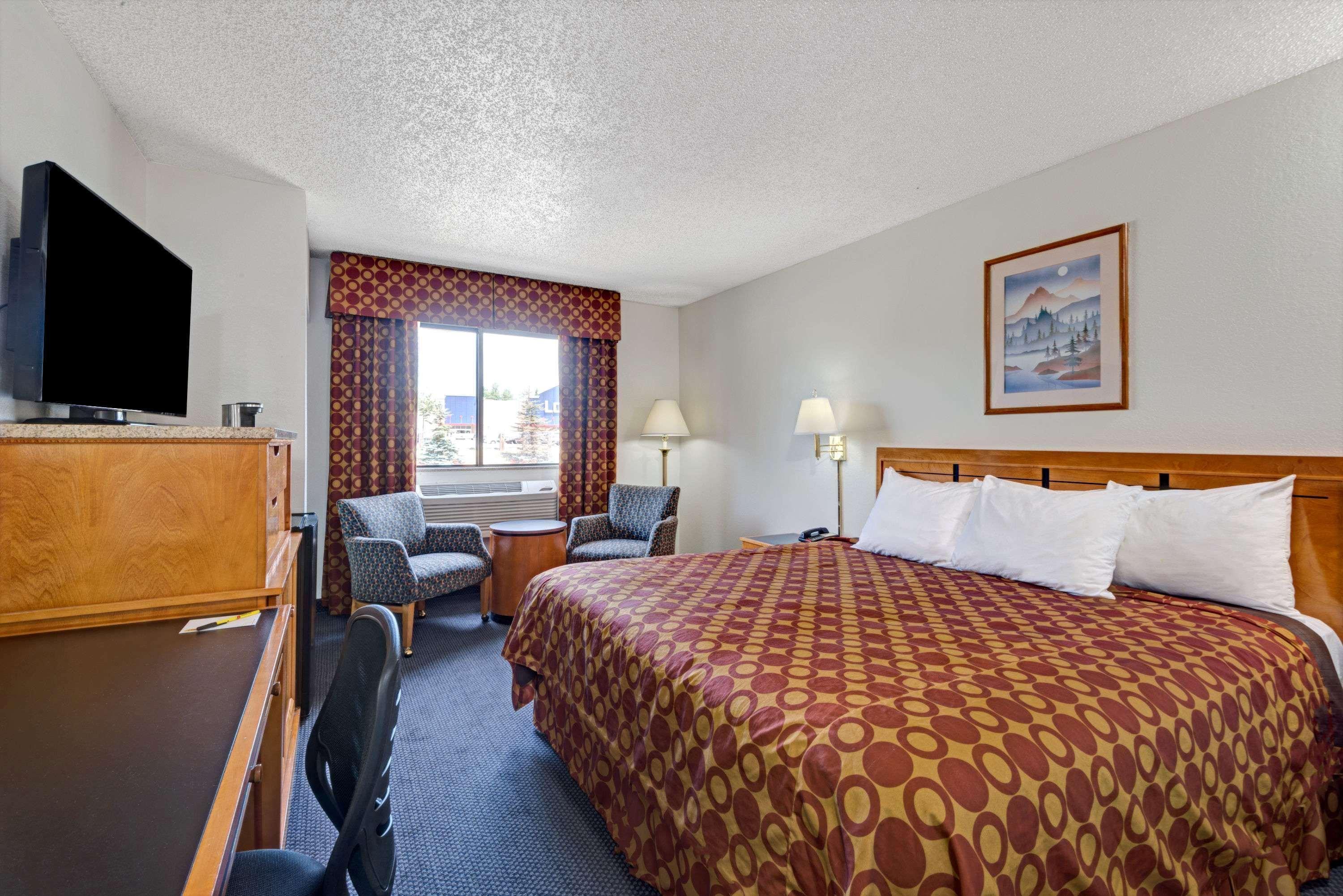 Super 8 by Wyndham Denton Hotel Eksteriør billede